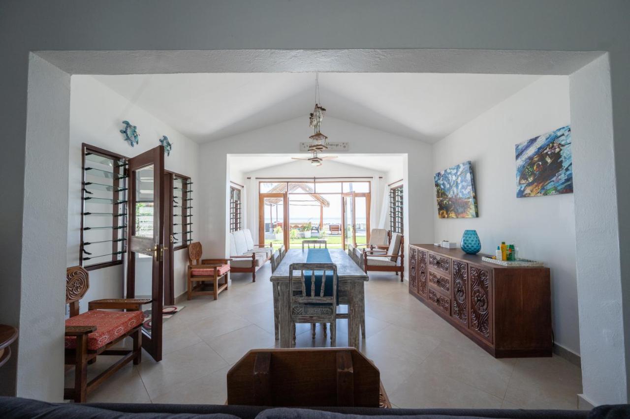 Oasys House - Beautiful Private Beach Front Home Msambweni Esterno foto