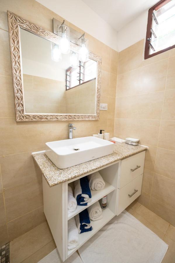 Oasys House - Beautiful Private Beach Front Home Msambweni Esterno foto